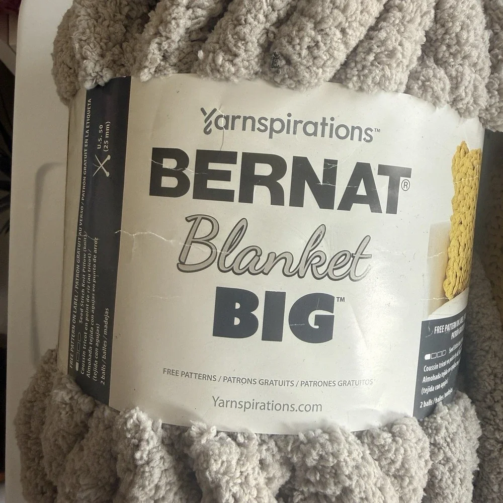 NEW Yarnspirations Bernat Blanket Big Yarn Chunky Knit Pale Gray-2 Skeins